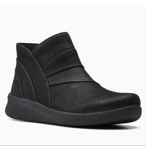 Clarks Women's Sillian 2.0 Rise Ankle Boot Size 6 NEW